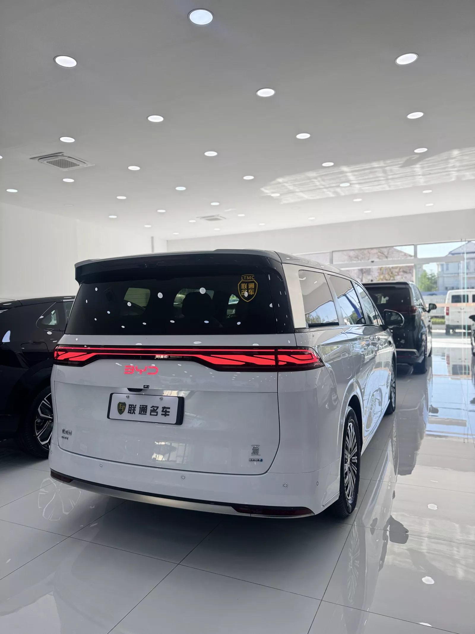 BYD XIA DM-I 2025 photo 3