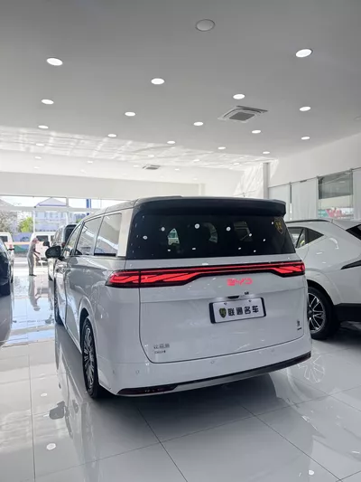 BYD XIA DM-I 2025 thumbnail 4