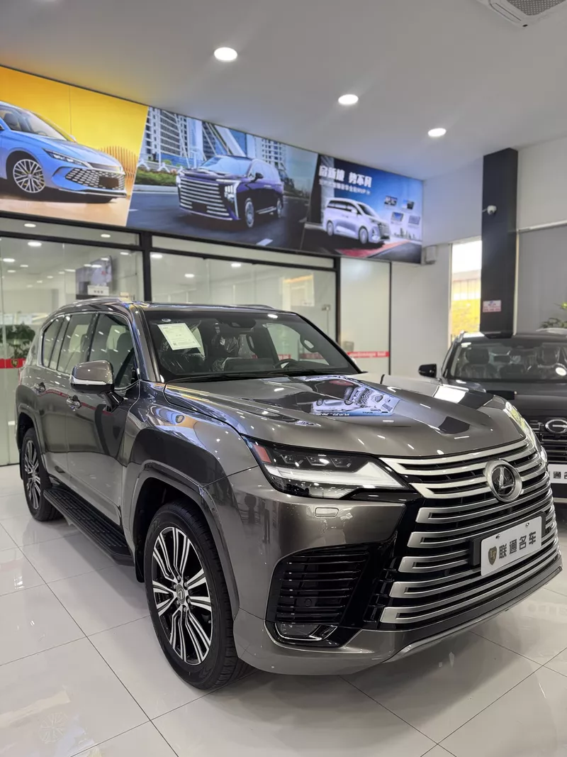 Lexus LX570 2023 preview 2