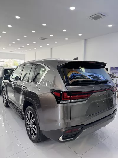 Lexus LX570 2023 thumbnail 4