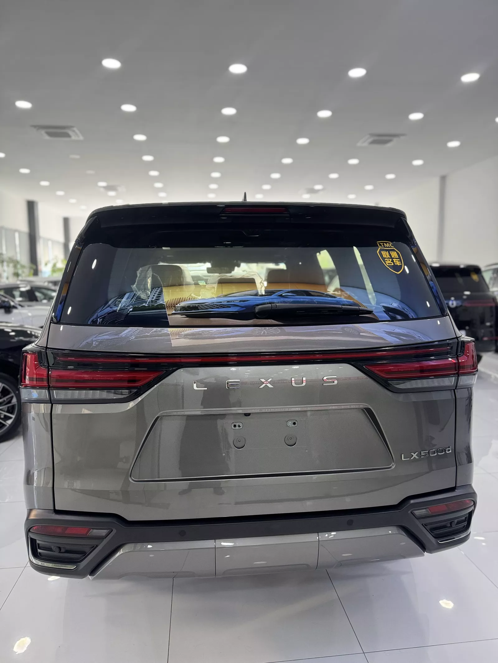 Lexus LX570 2023 photo 5