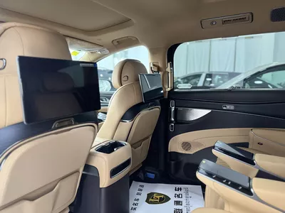 BYD Denza D9 2025 thumbnail 9