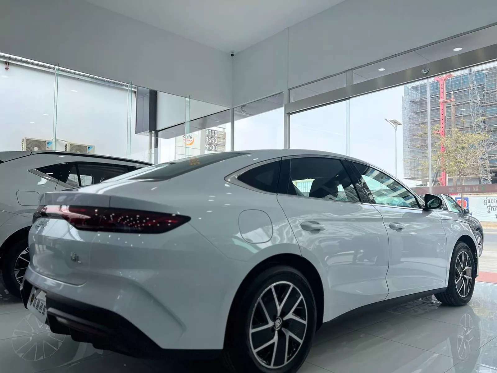 BYD Qin-L 2025 photo 3