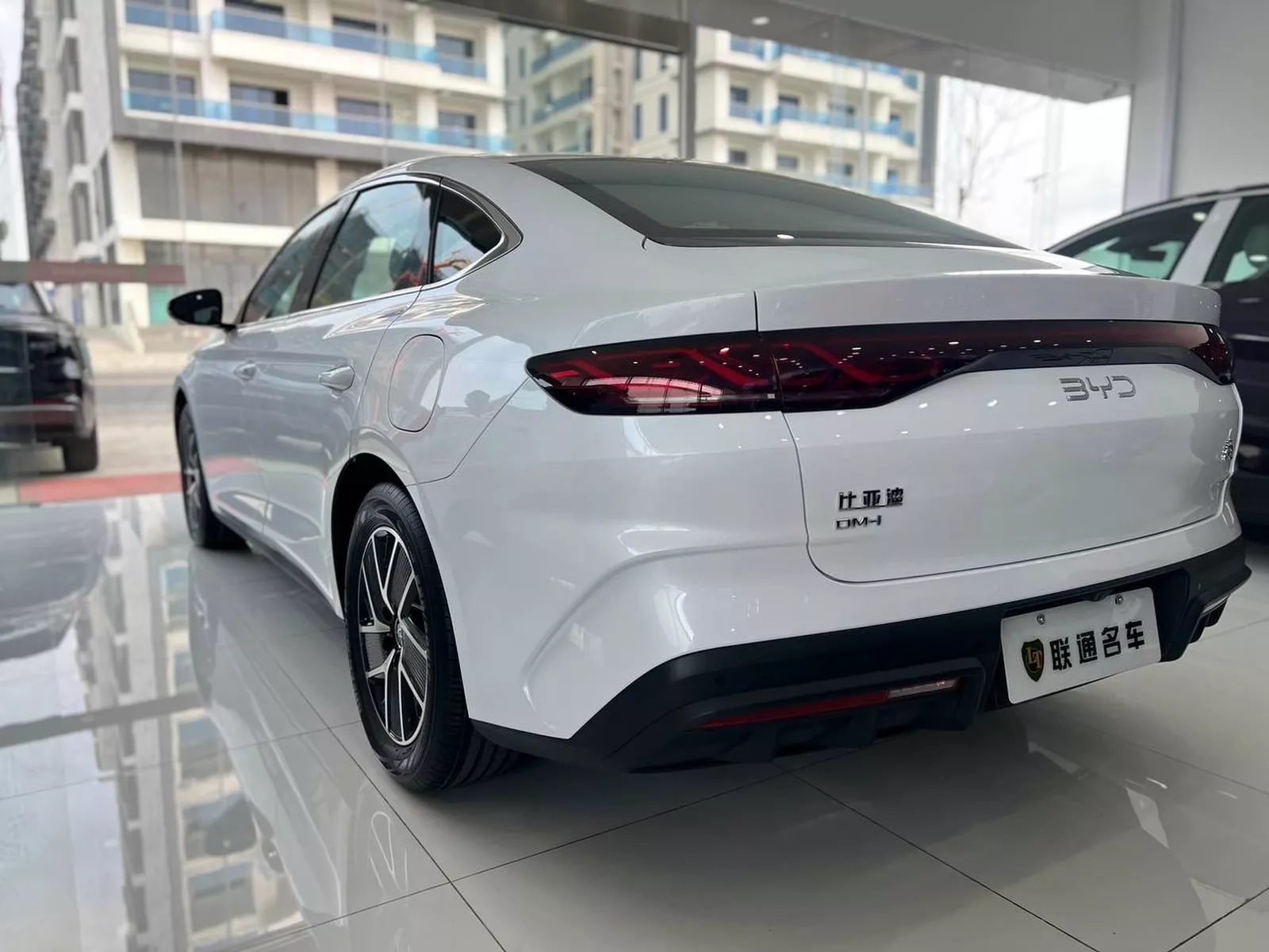 BYD Qin-L 2025 photo 4