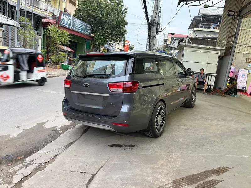 Kia Carnival 2016 preview 3