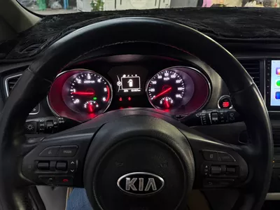 Kia Carnival 2016 thumbnail 6