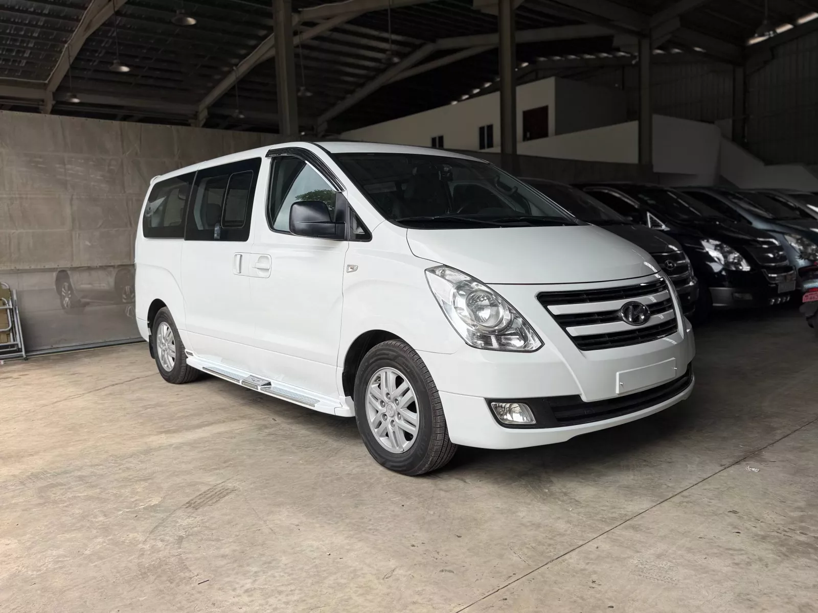 Hyundai Starex 2017 photo 2