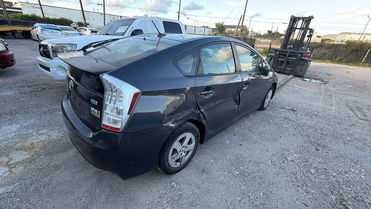 Toyota Prius 2010 photo 4