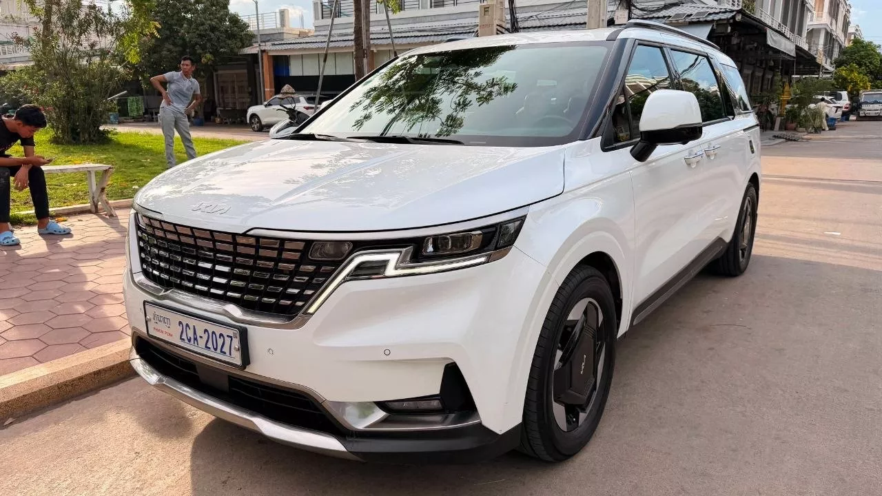 Kia Carnival 2023 photo 1