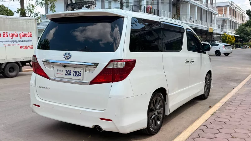Toyota Alphard 2011 preview 1