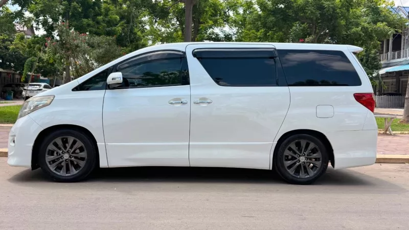Toyota Alphard 2011 preview 2