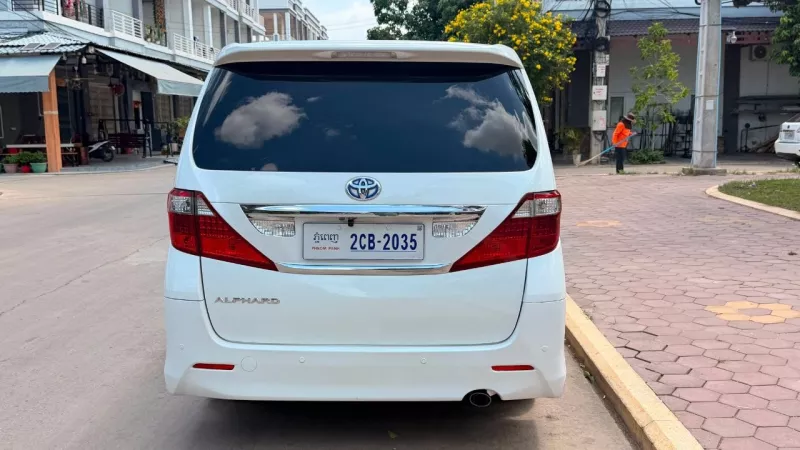 Toyota Alphard 2011 preview 4