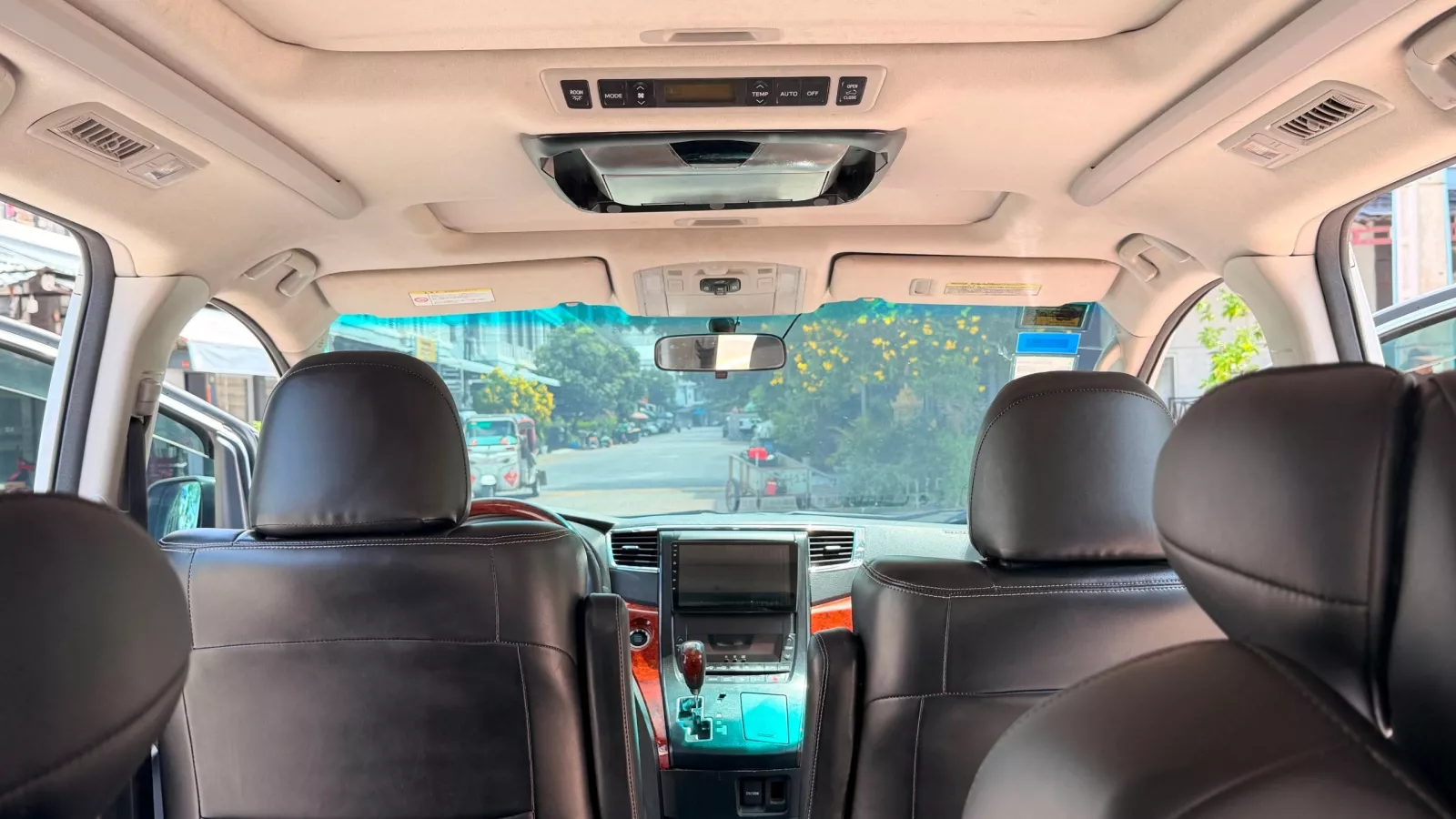 Toyota Alphard 2011 photo 5