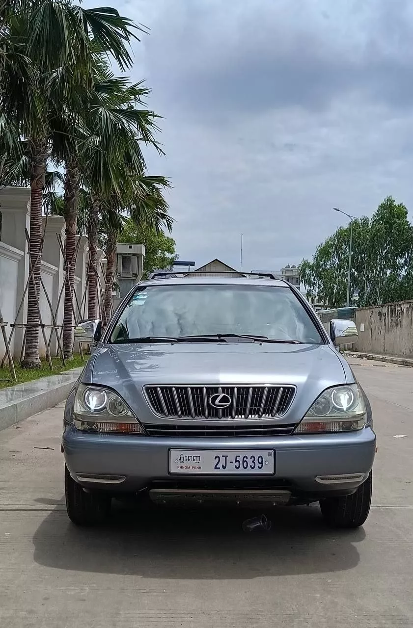Lexus RX300 2001 photo 2