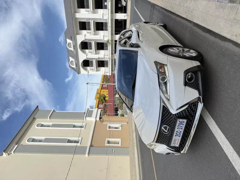 Lexus CT 2012 preview 1