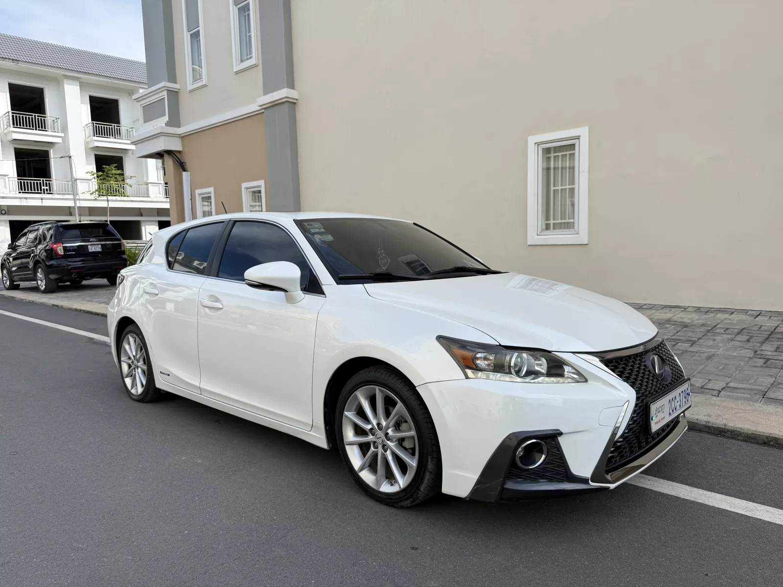 Lexus CT 2012 photo 2