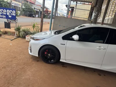 Toyota Prius 2017 thumbnail 2