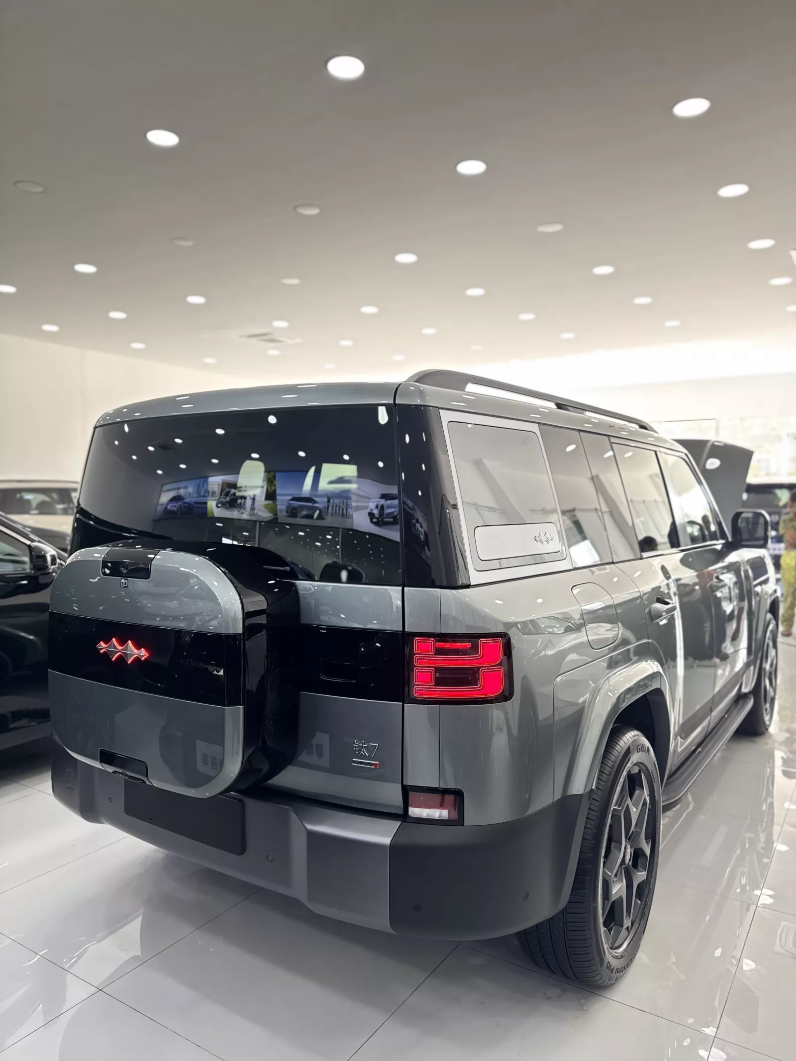 BYD Leopard Titanium 7 Ultra 2026 photo 3