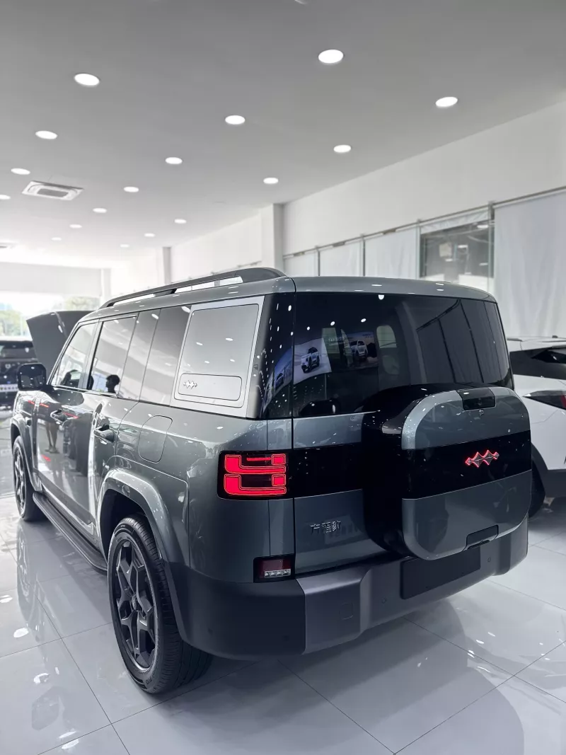 BYD Leopard Titanium 7 Ultra 2026 preview 4