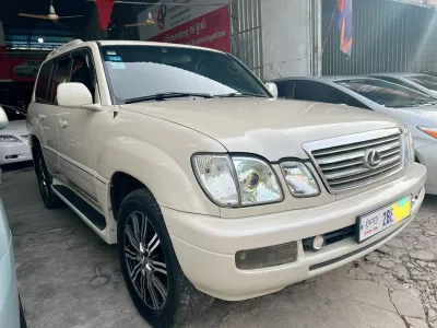 2004 Lexus LX470