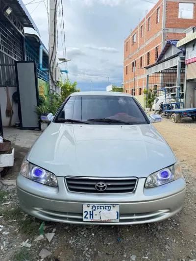 2000 Toyota Camry